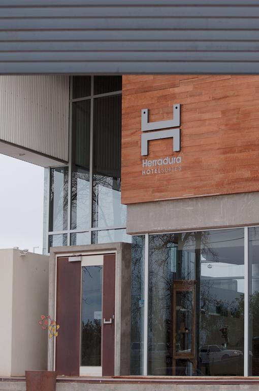Herradura Hotel Suites เนวเก็น ภายนอก รูปภาพ